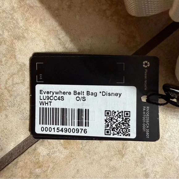 Disney x lululemon LIMITED EDITION White Mickey Everywhere Belt Bag - Picture 6 of 12